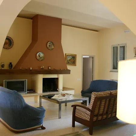 Poggio Falcone Villa *