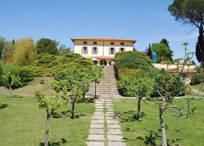 ヴィラ Poggio Falcone